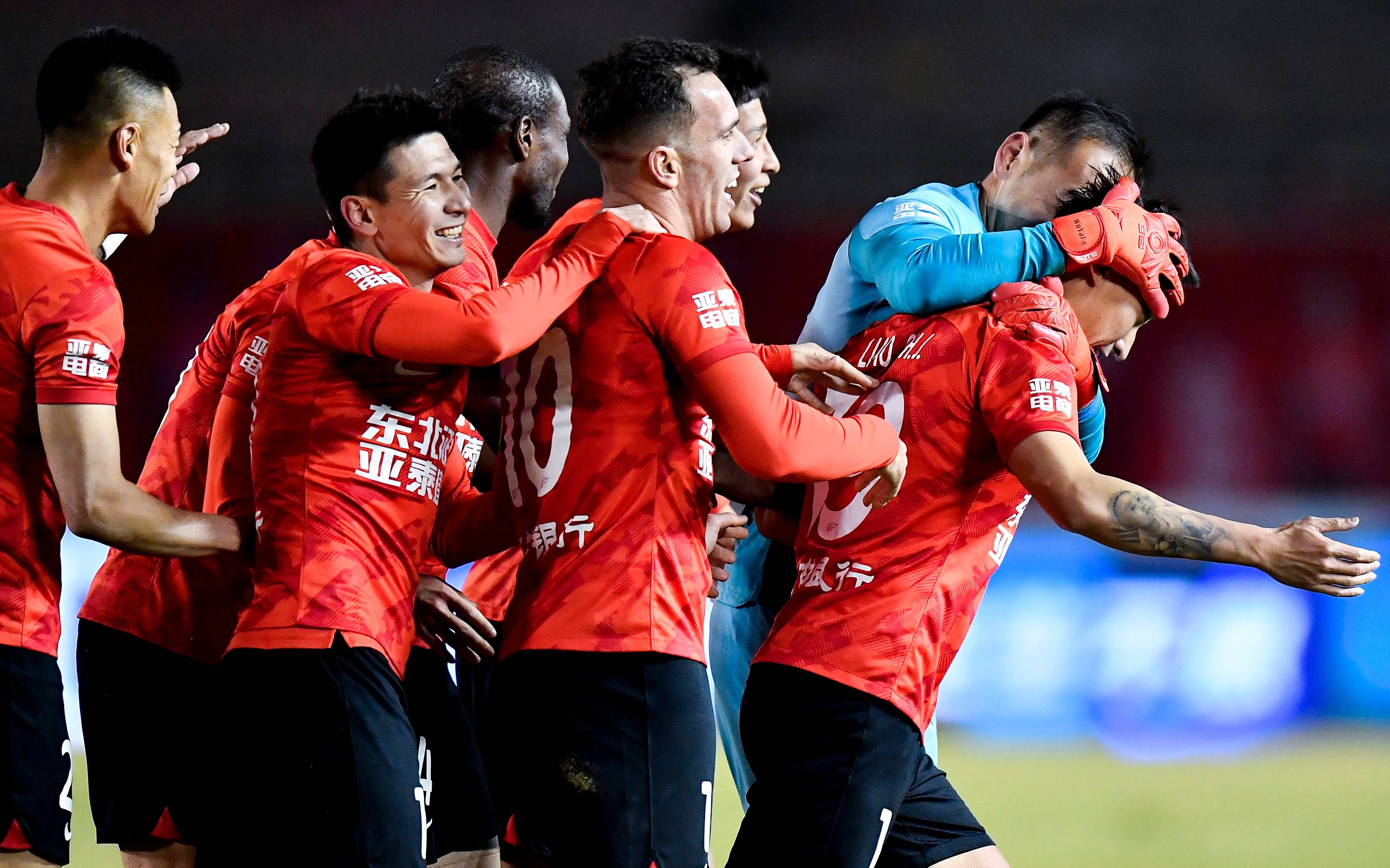 纽约尼克斯窗口期绝杀压哨；志在中超名次提升；底气十足；球探报告显示潜力的简单介绍